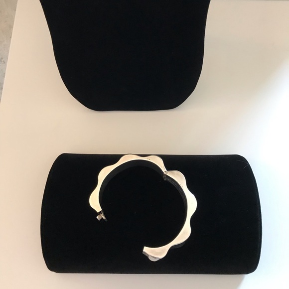 Sterling silver cuff - Picture 2 of 8